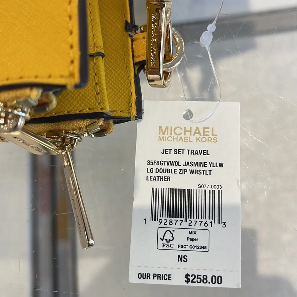 Michael Kors Jet Set Travel Large Double Zip Leather Wristlet phone holder  NWT